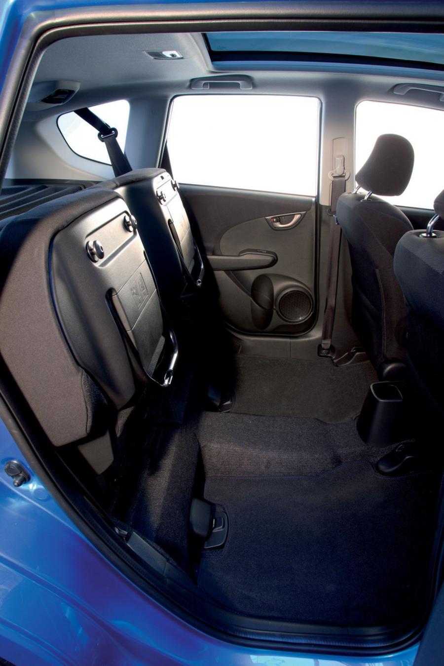  Honda Jazz 2008 года  (фото 21 из 100)